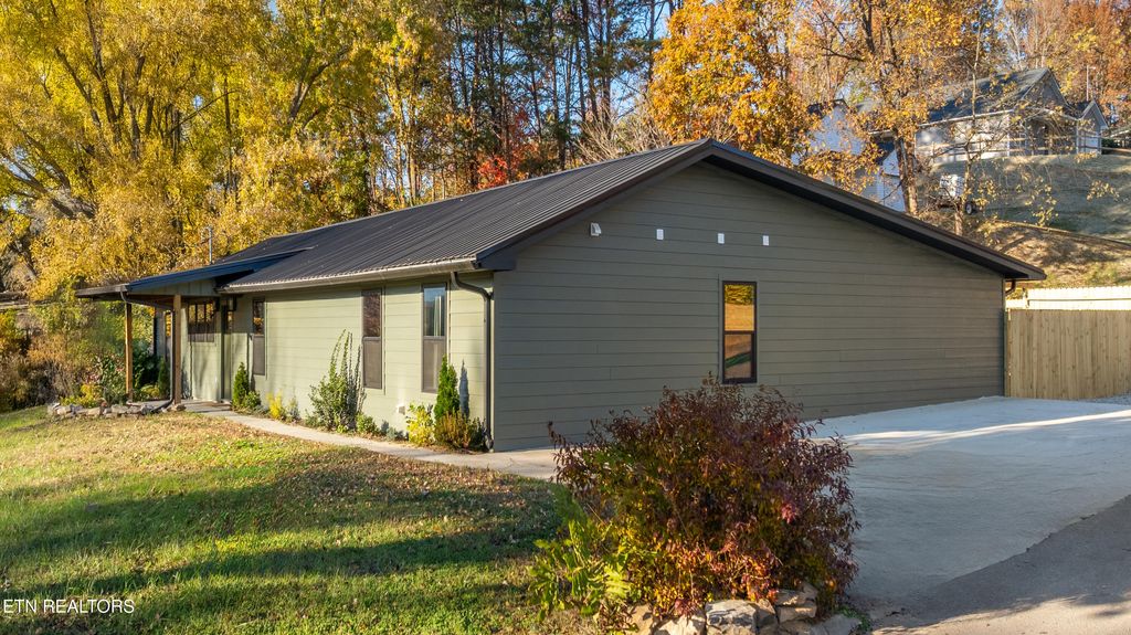 Photo of 4015 Hitching Post Rd, Pigeon Forge, TN 37863 (MLS # 1321322)