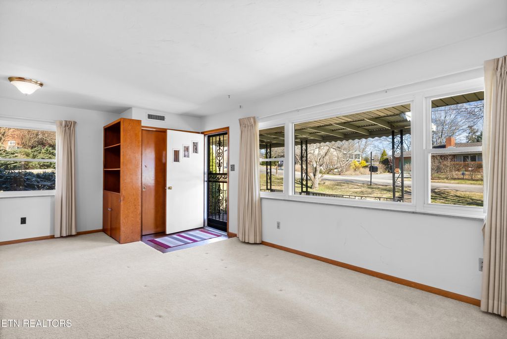 Photo of 405 Alleen Rd, Knoxville, TN 37920 (MLS # 1330796)