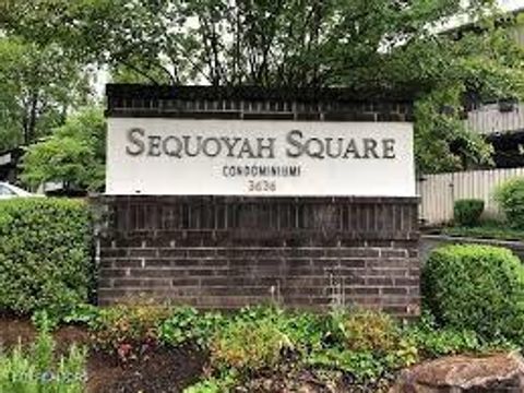 Photo of 3636 Taliluna Avenue Ave #618, Knoxville, TN 37919 (MLS # 1334823)