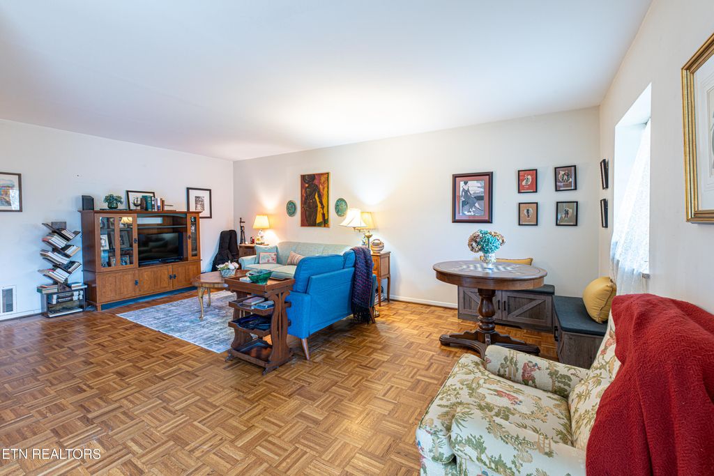Photo of 3636 Taliluna Avenue Ave #618, Knoxville, TN 37919 (MLS # 1334823)