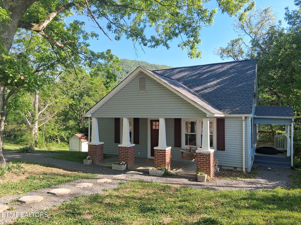 Photo of 208 Mountain Rd, Luttrell, TN 37779 (MLS # 1329365)