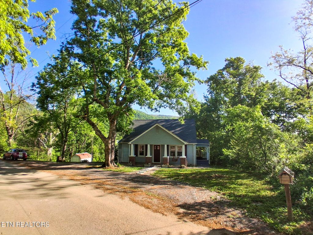 Photo of 208 Mountain Rd, Luttrell, TN 37779 (MLS # 1329365)