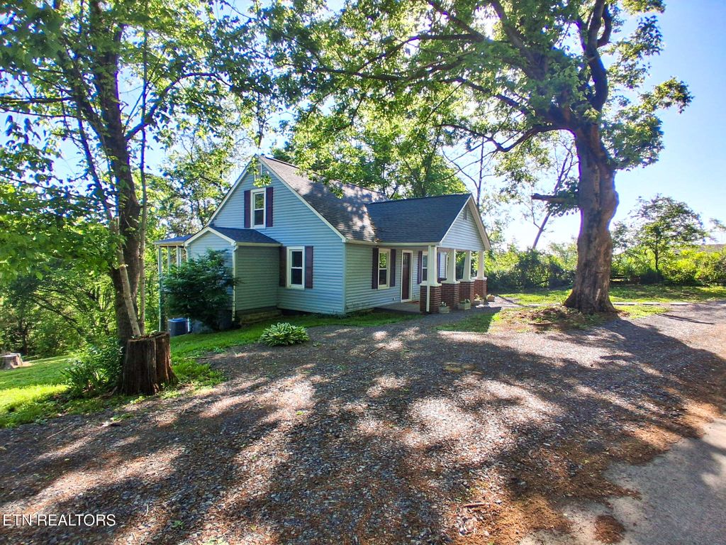 Photo of 208 Mountain Rd, Luttrell, TN 37779 (MLS # 1329365)