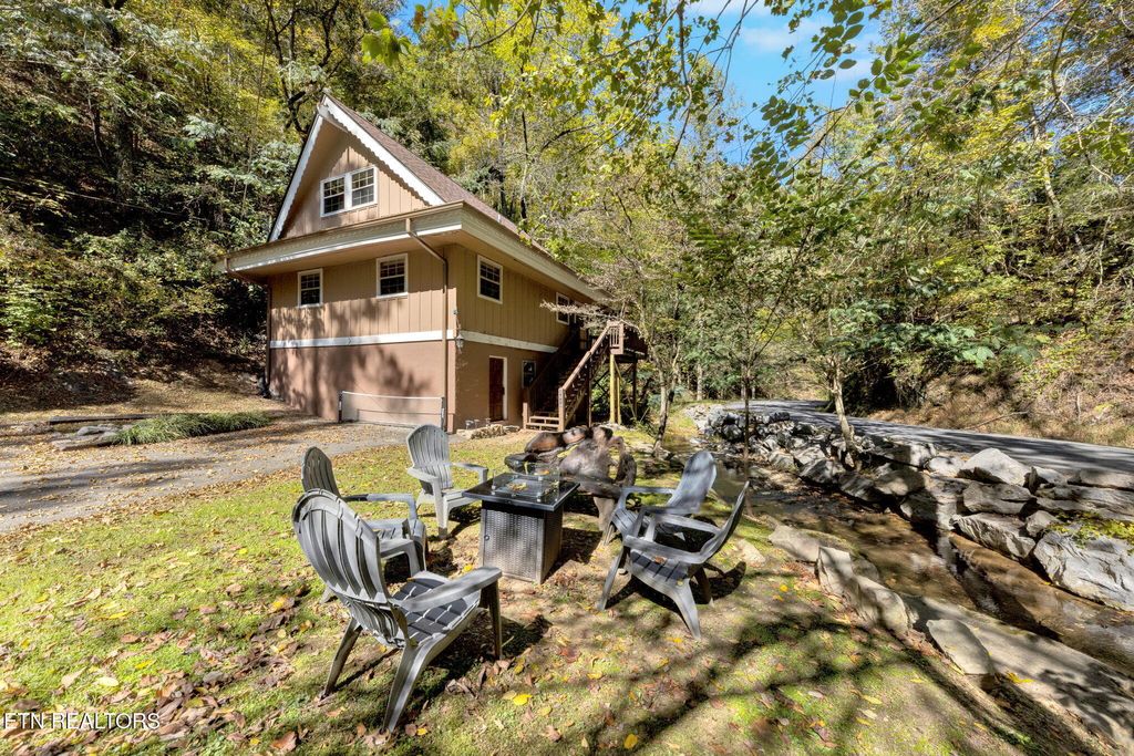 Photo of 3010 N Clear Fork Rd, Sevierville, TN 37862 (MLS # 1318856)