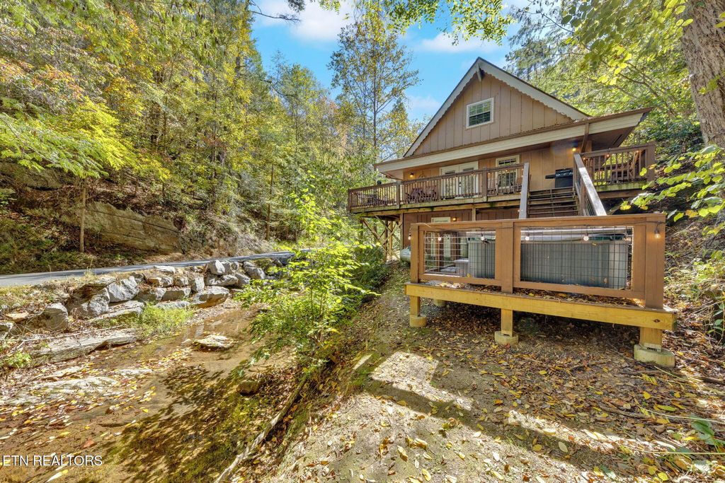 Photo of 3010 N Clear Fork Rd, Sevierville, TN 37862 (MLS # 1318856)