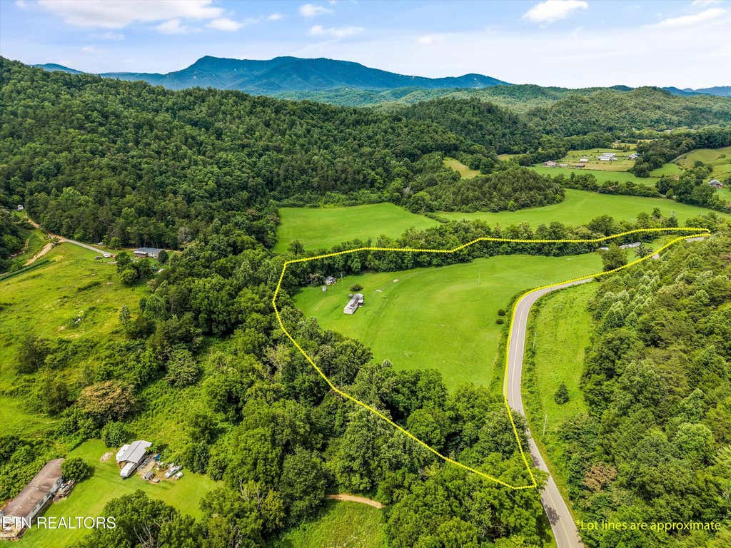 Photo of 4845 Pearl Valley Rd, Sevierville, TN 37876 (MLS # 1345923)