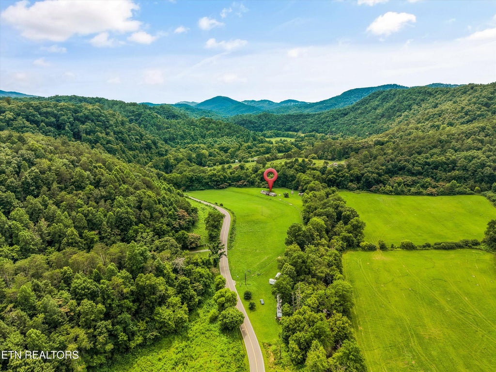 Photo of 4845 Pearl Valley Rd, Sevierville, TN 37876 (MLS # 1345923)