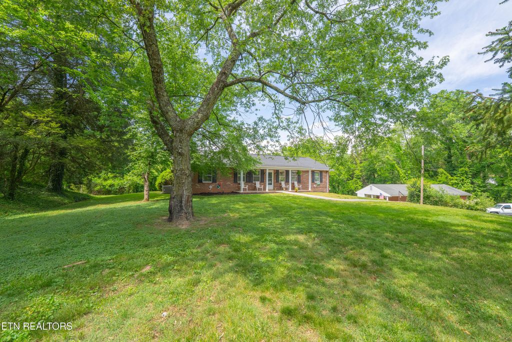 Photo of 125 Bettis Lane, Kingston, TN 37763 (MLS # 1340021)