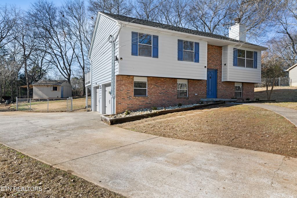 Photo of 1624 Summerhill Drive, Knoxville, TN 37922 (MLS # 1321219)