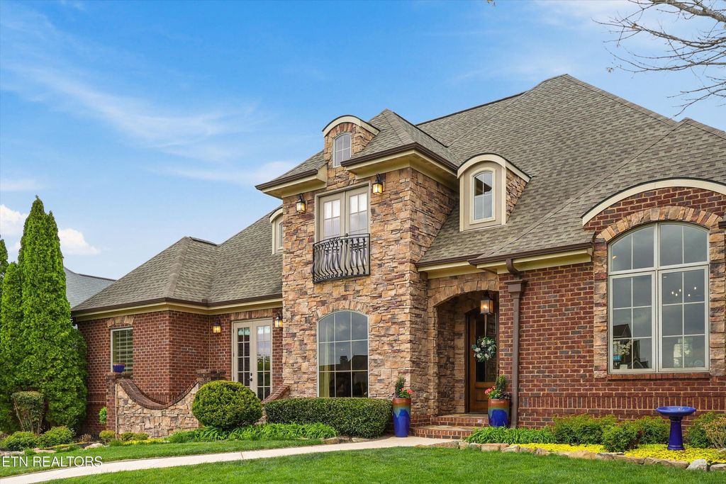 Photo of 1318 Charlottesville Blvd, Knoxville, TN 37922 (MLS # 1335114)