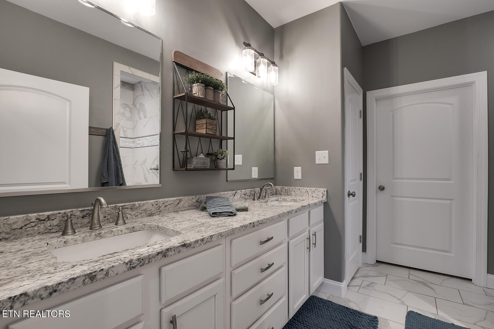 Loudon, Tennessee 37774, United States, 3 Bedrooms Bedrooms, ,3 BathroomsBathrooms,Residential,Pending,3551