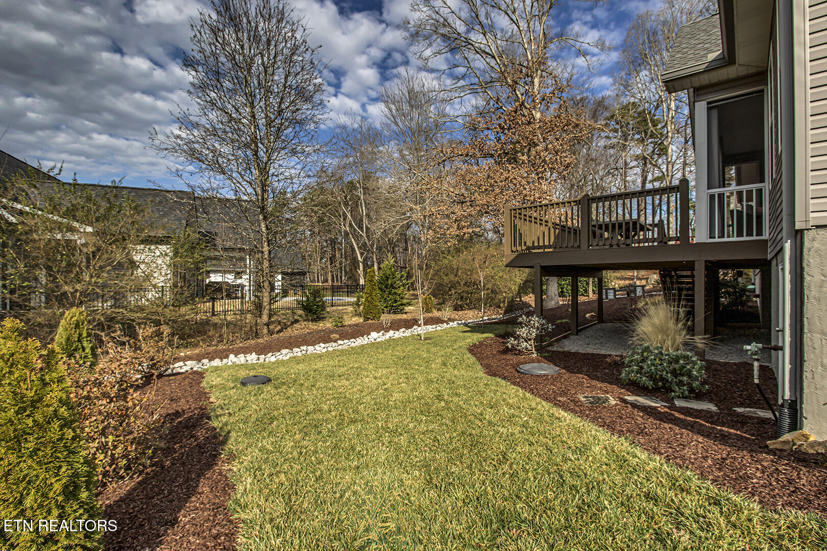 Loudon, Tennessee 37774, United States, 3 Bedrooms Bedrooms, ,3 BathroomsBathrooms,Residential,Pending,3551