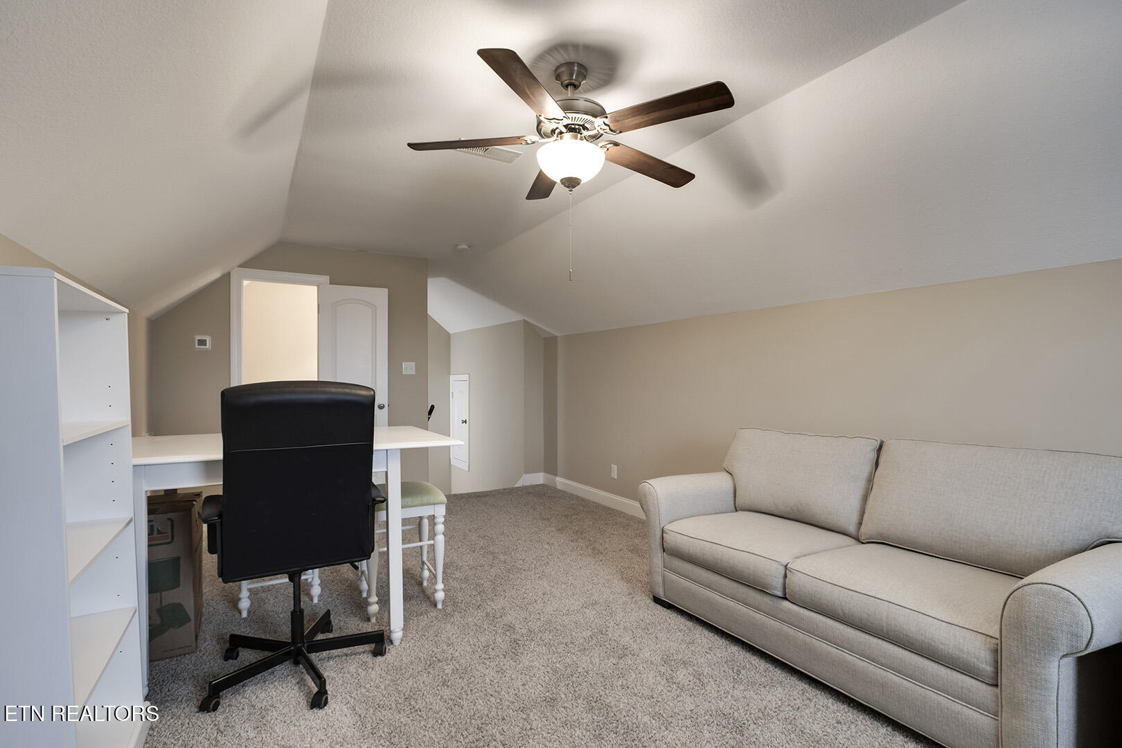 Loudon, Tennessee 37774, United States, 3 Bedrooms Bedrooms, ,3 BathroomsBathrooms,Residential,Pending,3551