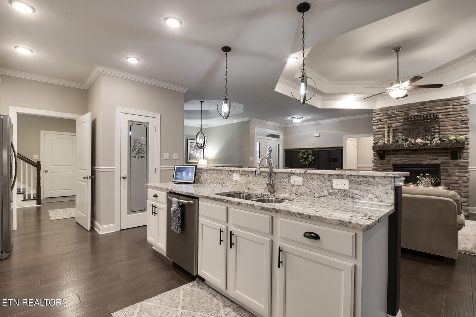 Loudon, Tennessee 37774, United States, 3 Bedrooms Bedrooms, ,3 BathroomsBathrooms,Residential,Pending,3551