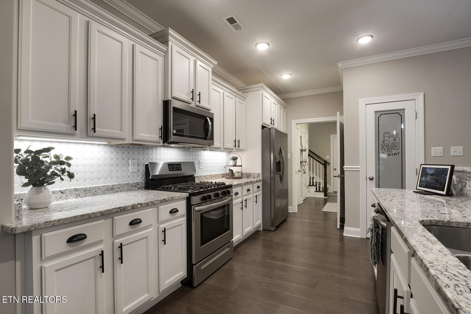 Loudon, Tennessee 37774, United States, 3 Bedrooms Bedrooms, ,3 BathroomsBathrooms,Residential,Pending,3551