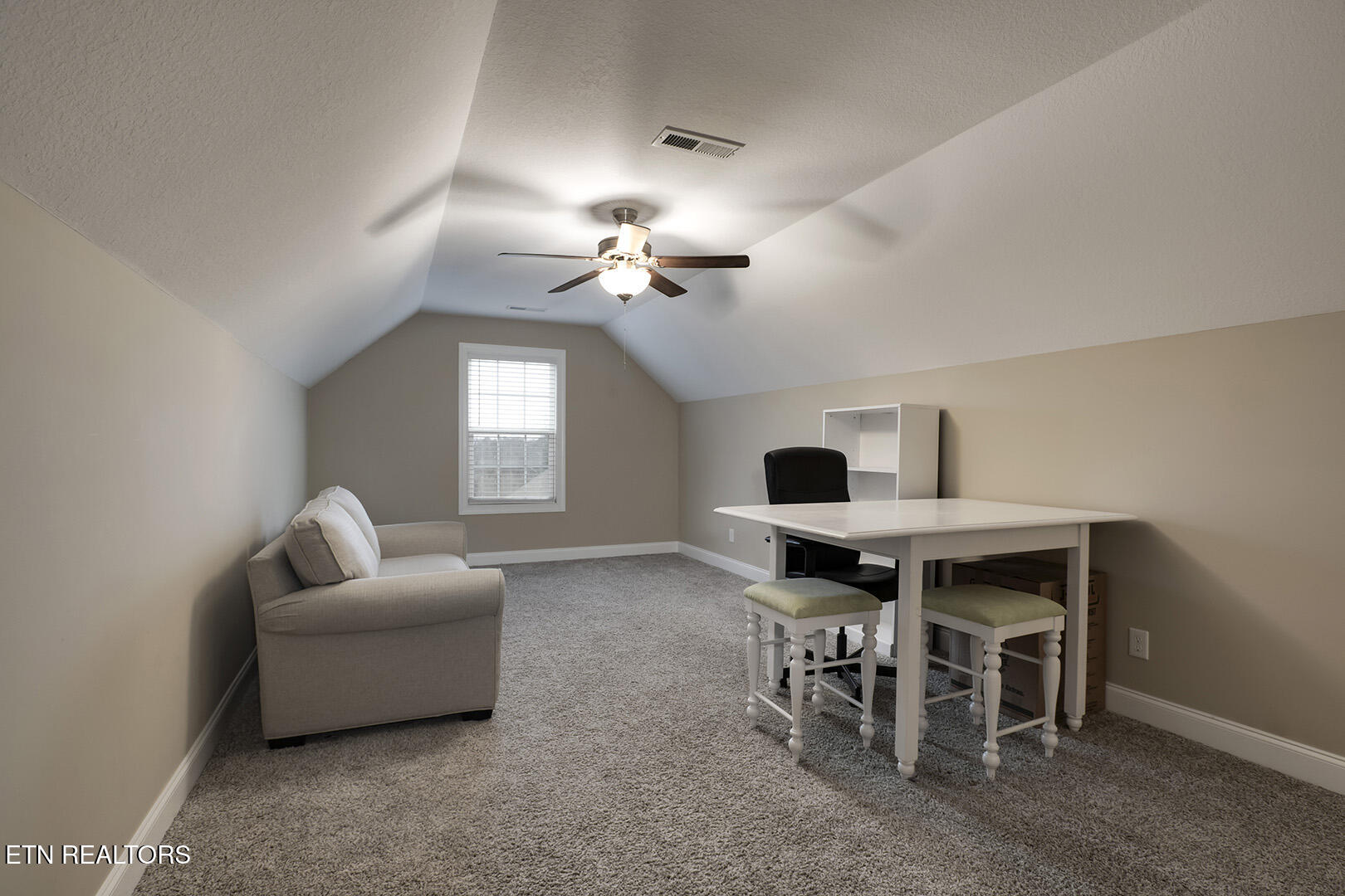 Loudon, Tennessee 37774, United States, 3 Bedrooms Bedrooms, ,3 BathroomsBathrooms,Residential,Pending,3551