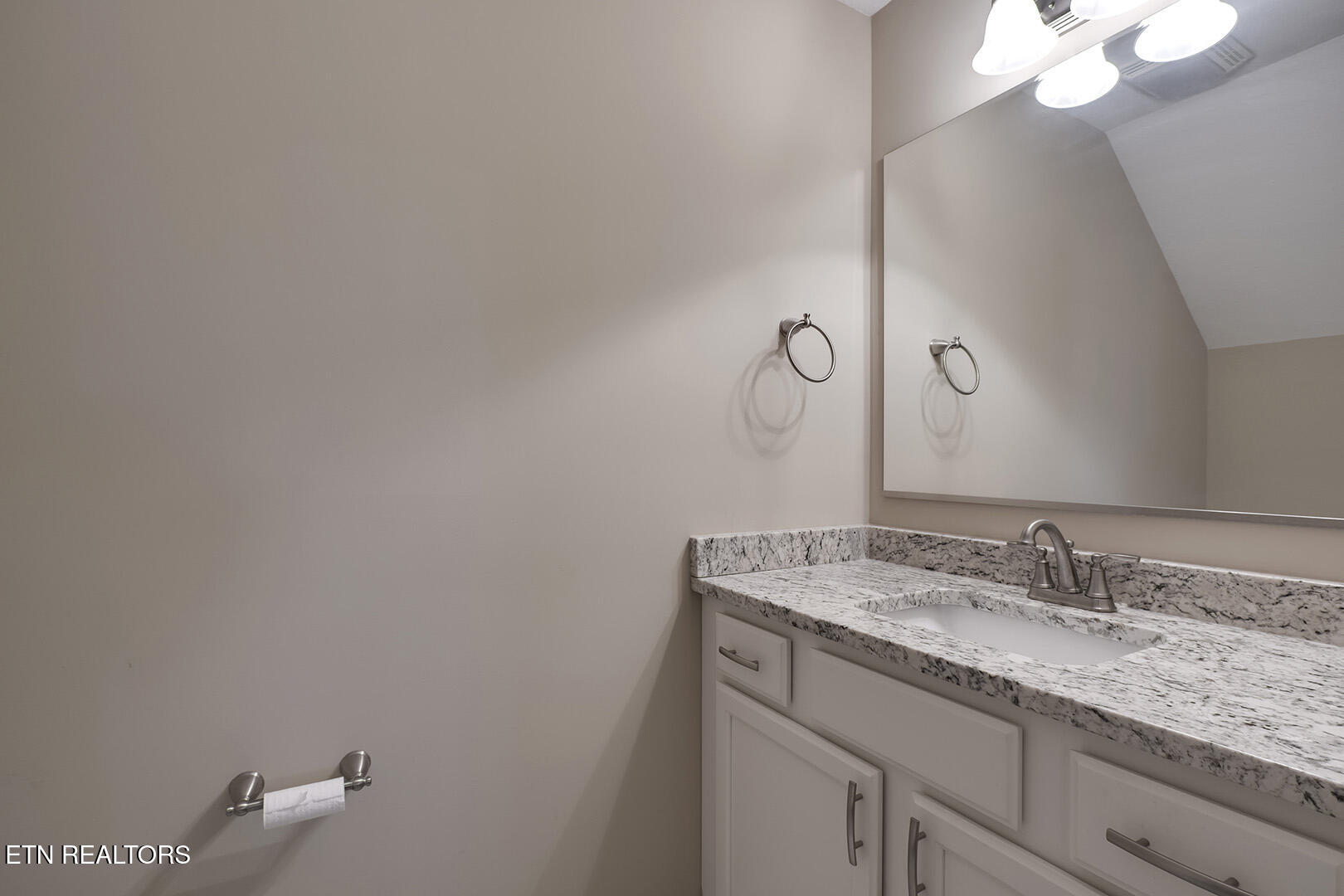 Loudon, Tennessee 37774, United States, 3 Bedrooms Bedrooms, ,3 BathroomsBathrooms,Residential,Pending,3551