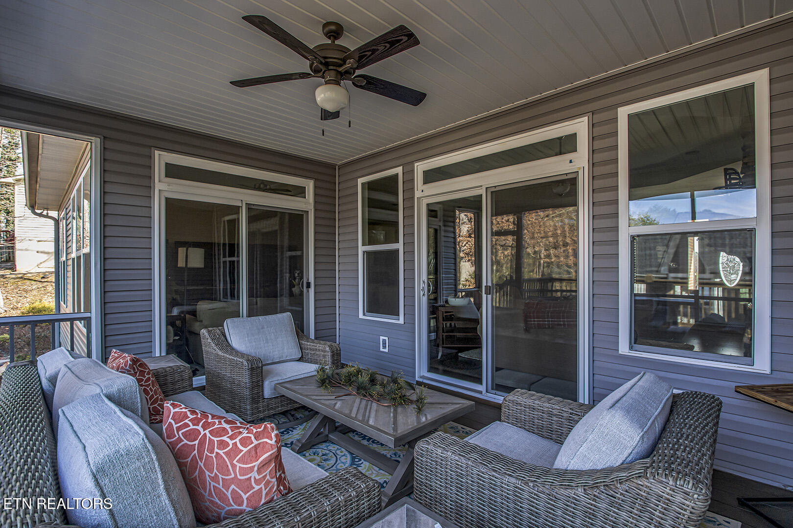 Loudon, Tennessee 37774, United States, 3 Bedrooms Bedrooms, ,3 BathroomsBathrooms,Residential,Pending,3551