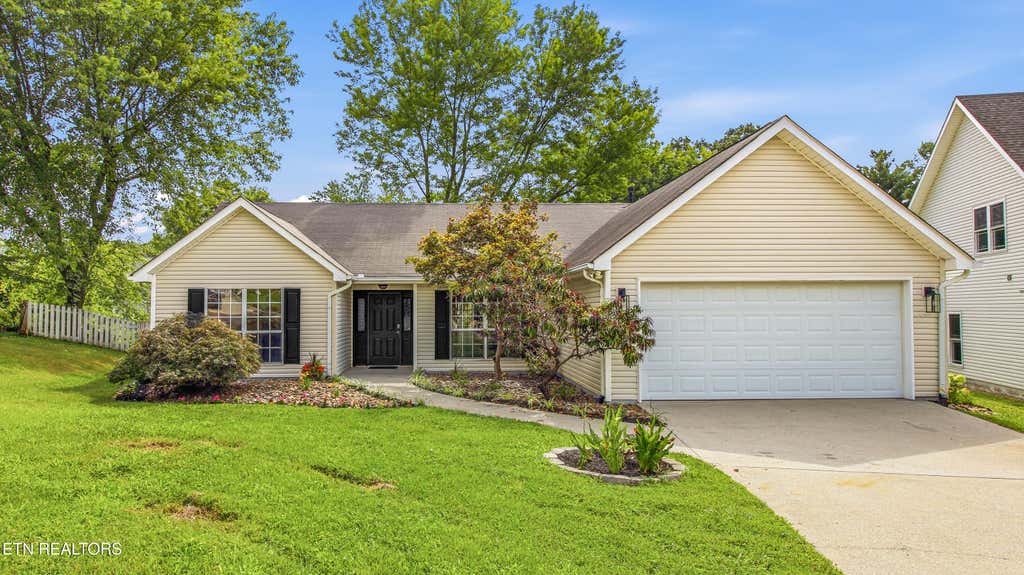 Photo of 8108 Legacy Lane, Knoxville, TN 37919 (MLS # 1349194)