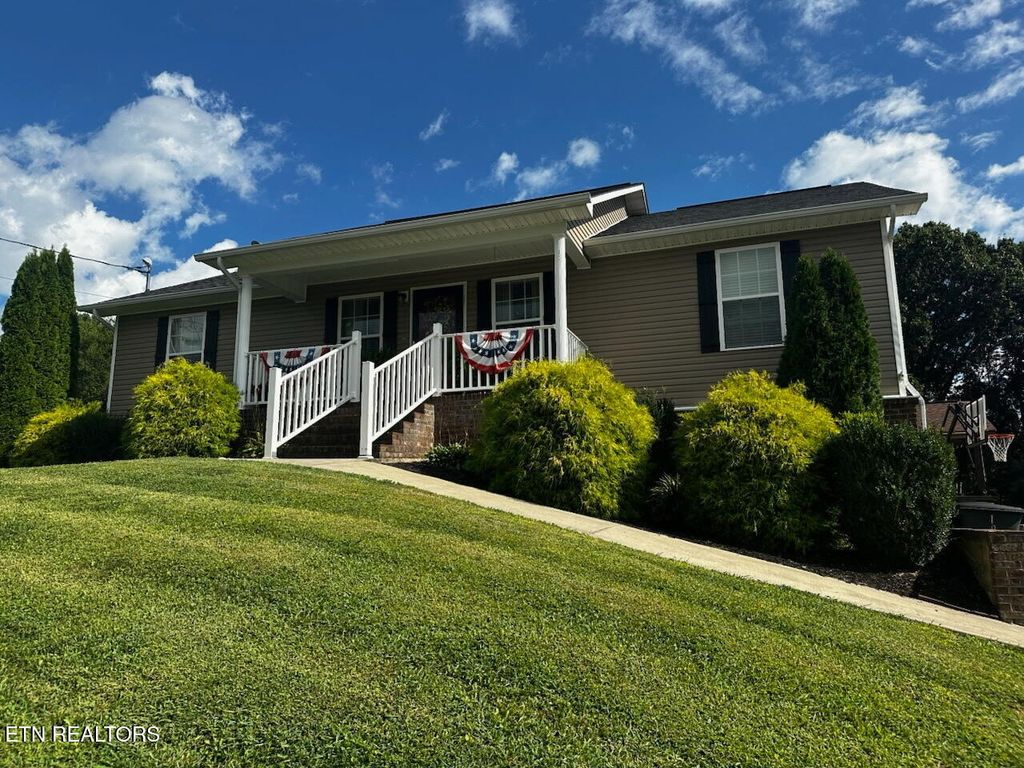 Photo of 699 Privet Drive, Dandridge, TN 37725 (MLS # 1291000)