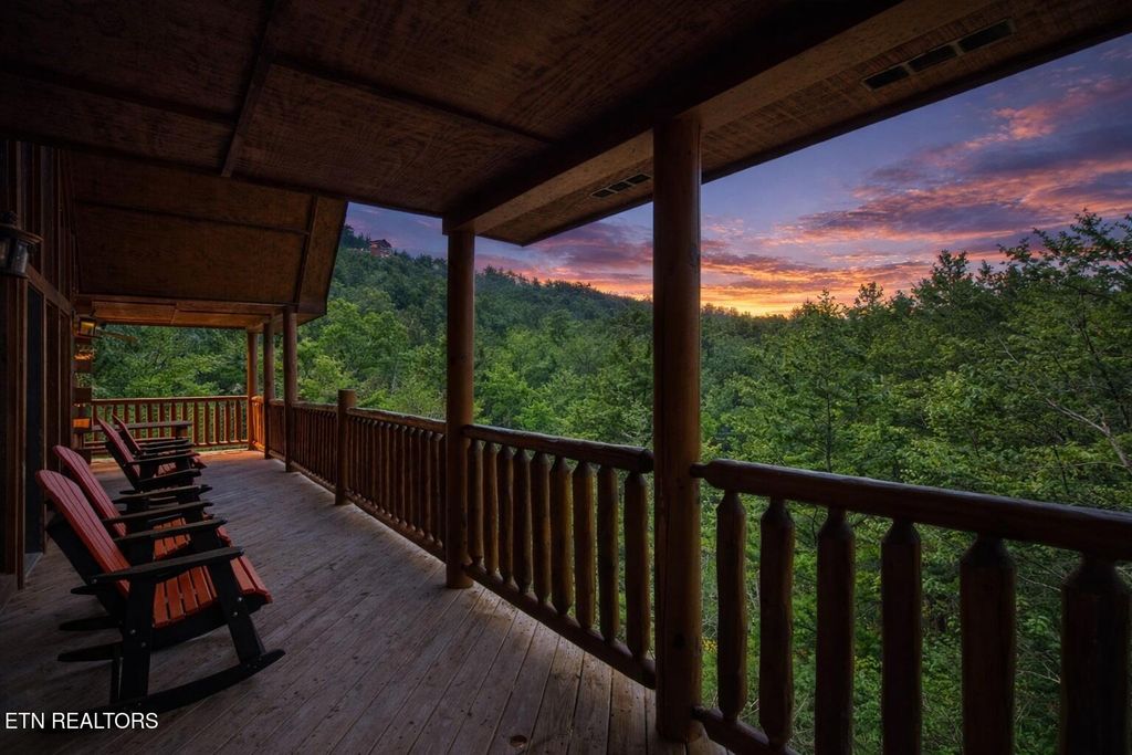 Photo of 1503 Turkey Trot Way, Sevierville, TN 37876 (MLS # 1333617)