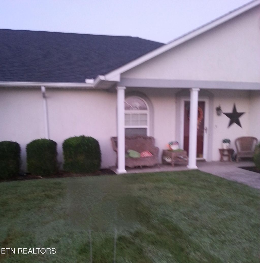 Photo of 105 Harbour View Way Way, Kingston, TN 37763 (MLS # 1304592)