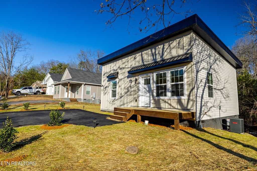 Photo of 2820 Deer Stand Drive, Sevierville, TN 37876 (MLS # 1323353)