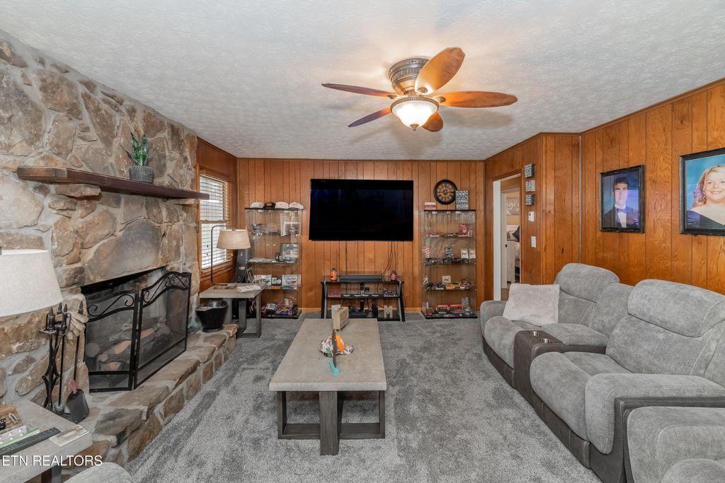 Photo of 119 Lakeside Drive, Kingston, TN 37763 (MLS # 1294543)