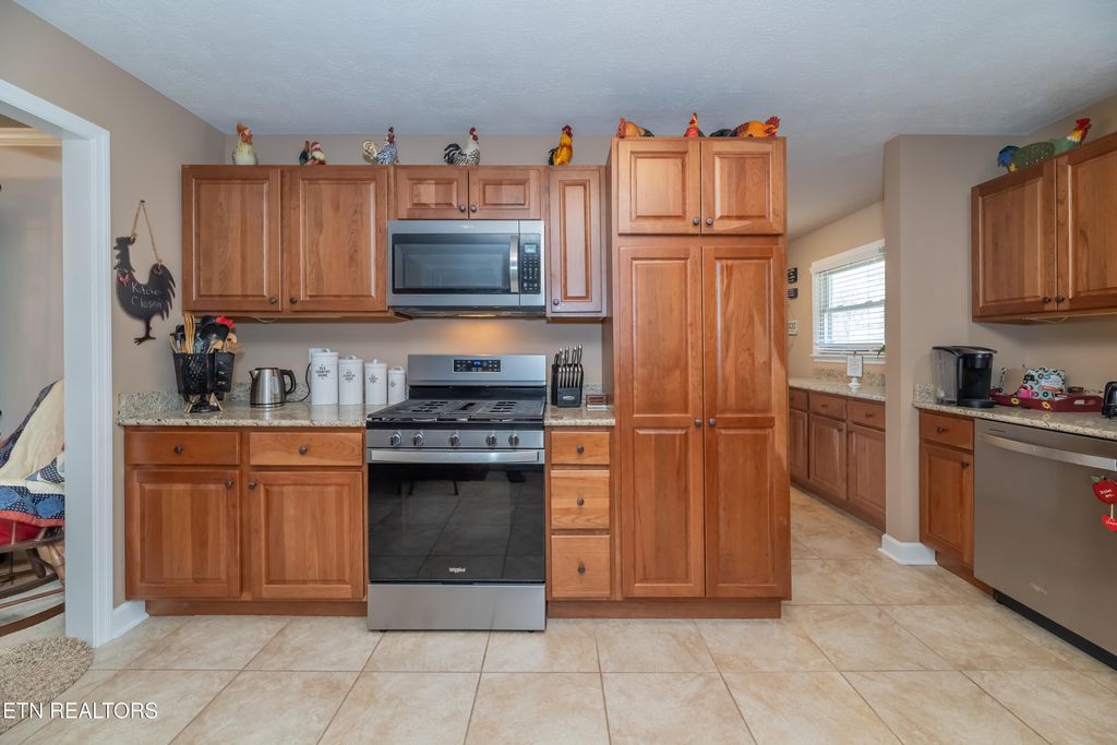 Photo of 119 Lakeside Drive, Kingston, TN 37763 (MLS # 1294543)