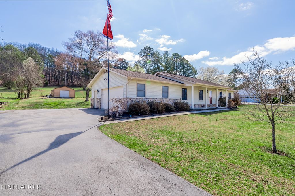Photo of 119 Lakeside Drive, Kingston, TN 37763 (MLS # 1294543)