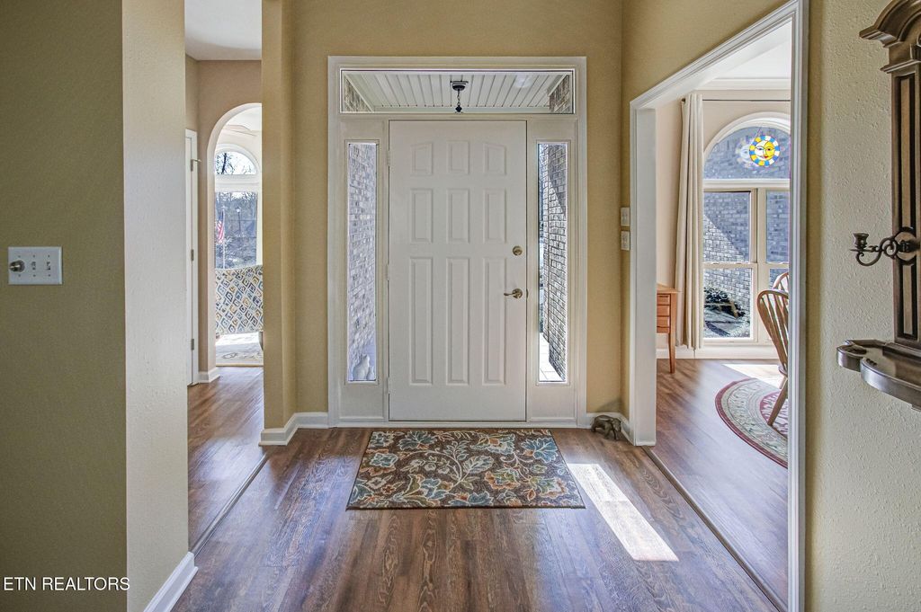 Photo of 211 Vinita Place, Loudon, TN 37774 (MLS # 1327270)