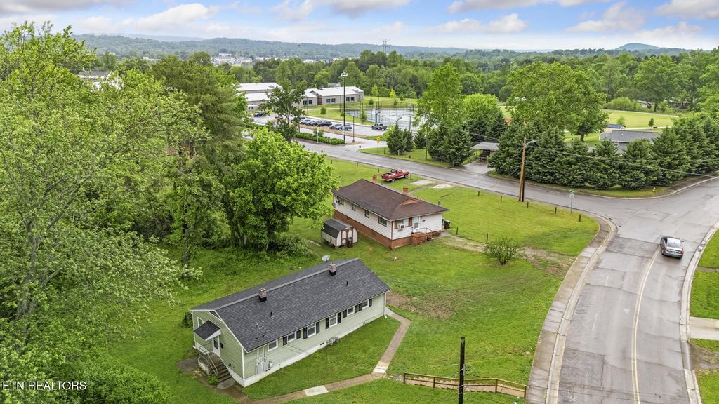 Photo of 250 S Benedict Ave, Oak Ridge, TN 37830 (MLS # 1300132)