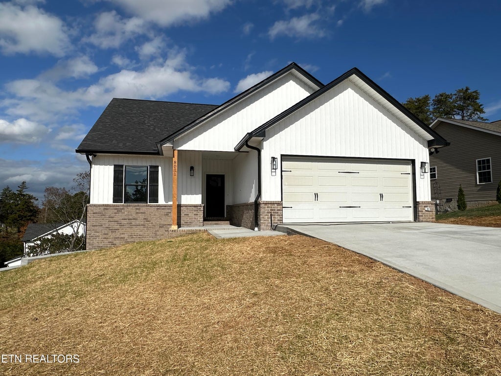 Photo of 8011 Stone Hollow Drive, Knoxville, TN 37924 (MLS # 1281282)