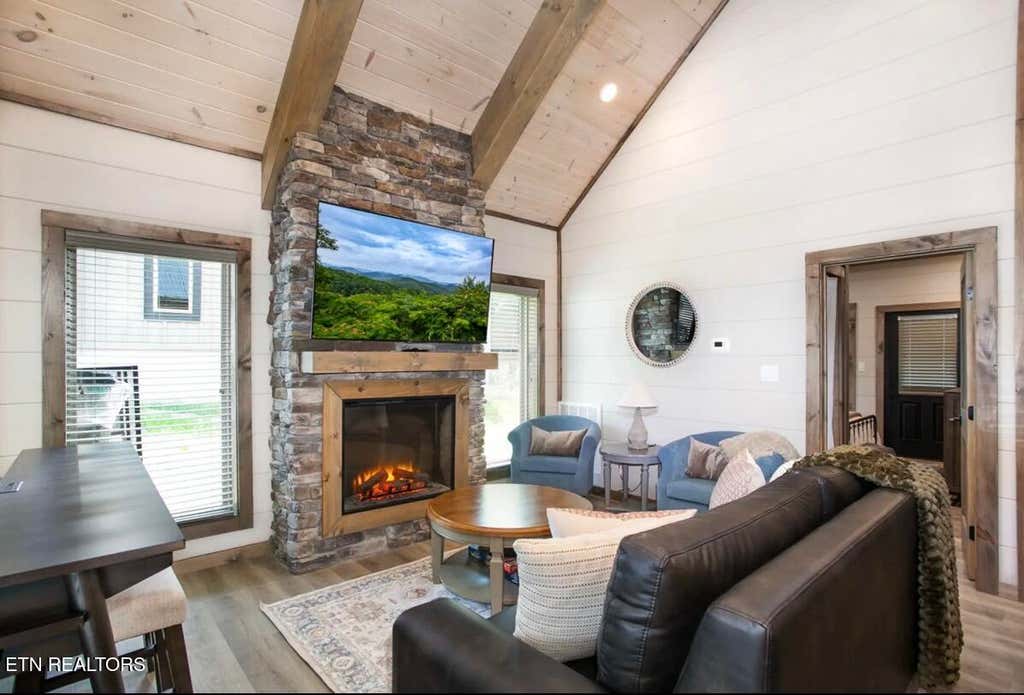 Photo of 568 Warbonnet Way, Pigeon Forge, TN 37863 (MLS # 1350574)