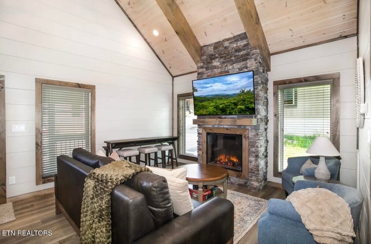 568 Warbonnet Way