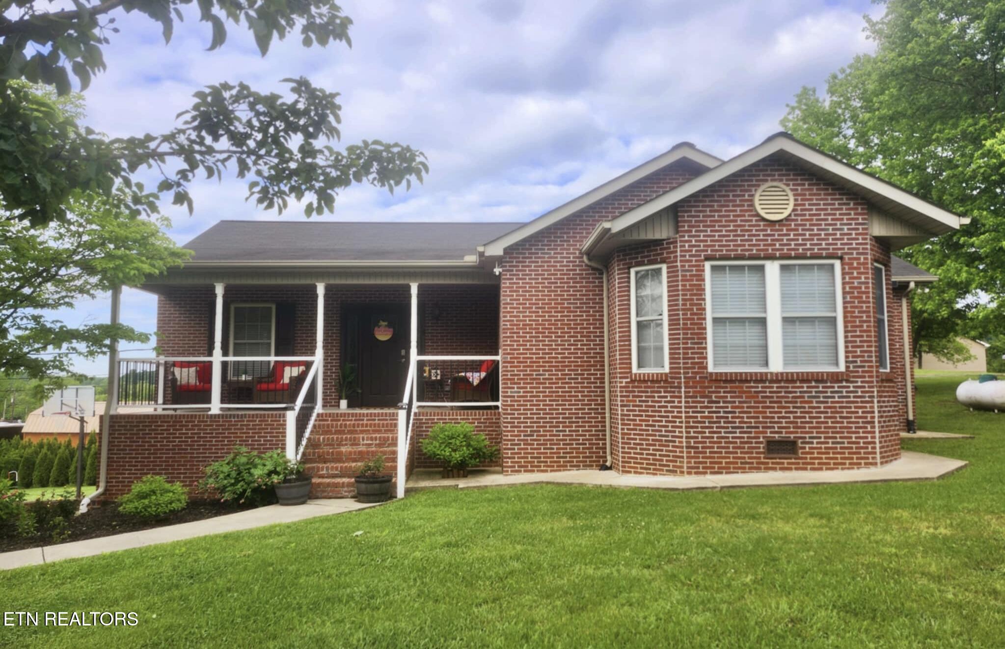 8405 Graceland Rd