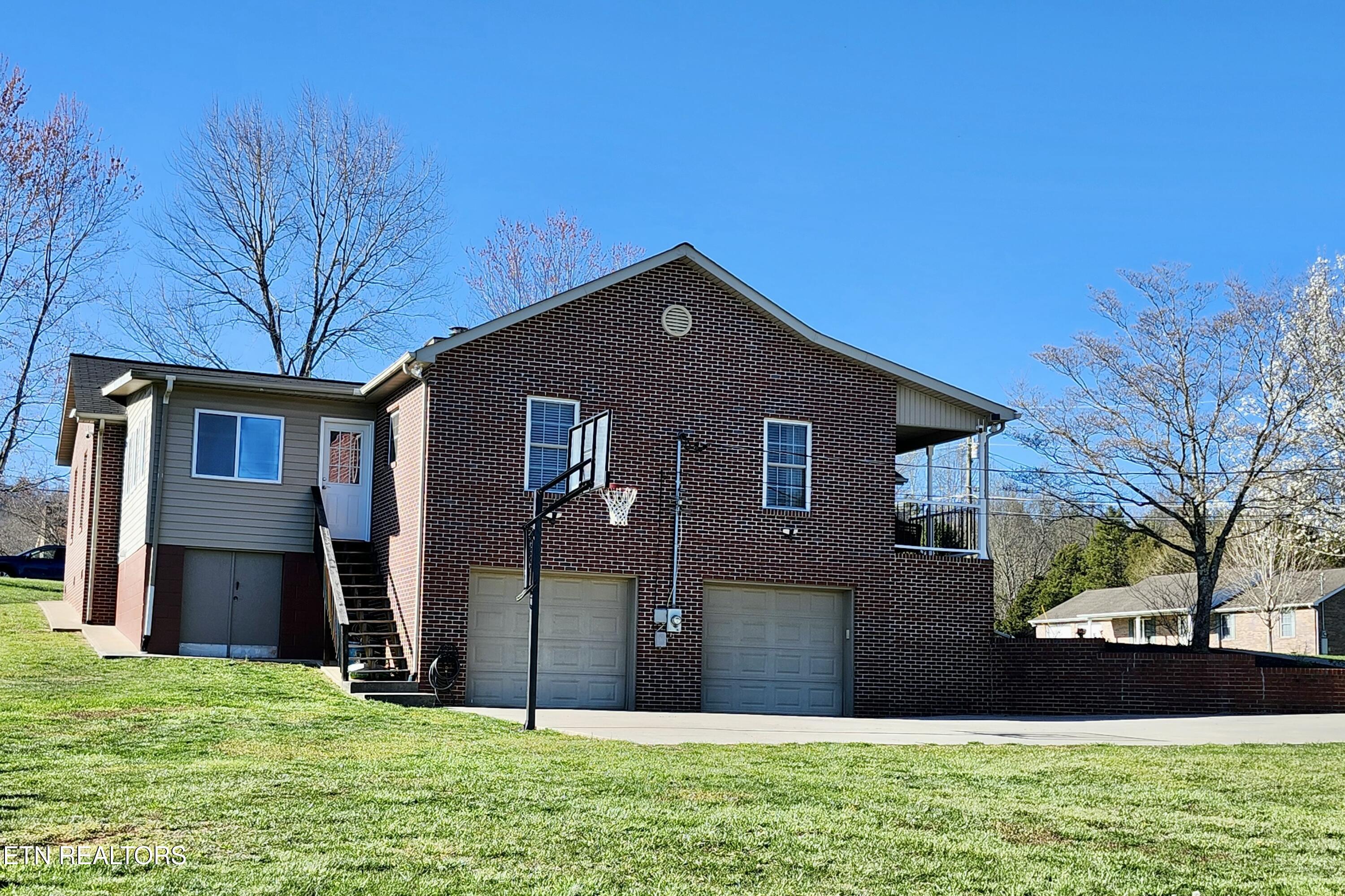 8405 Graceland Rd