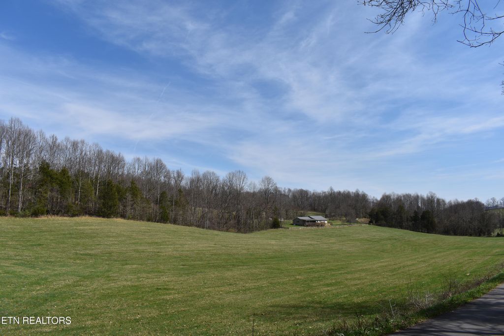 Photo of 1847 Mount Zion Rd, Tazewell, TN 37879 (MLS # 1332635)