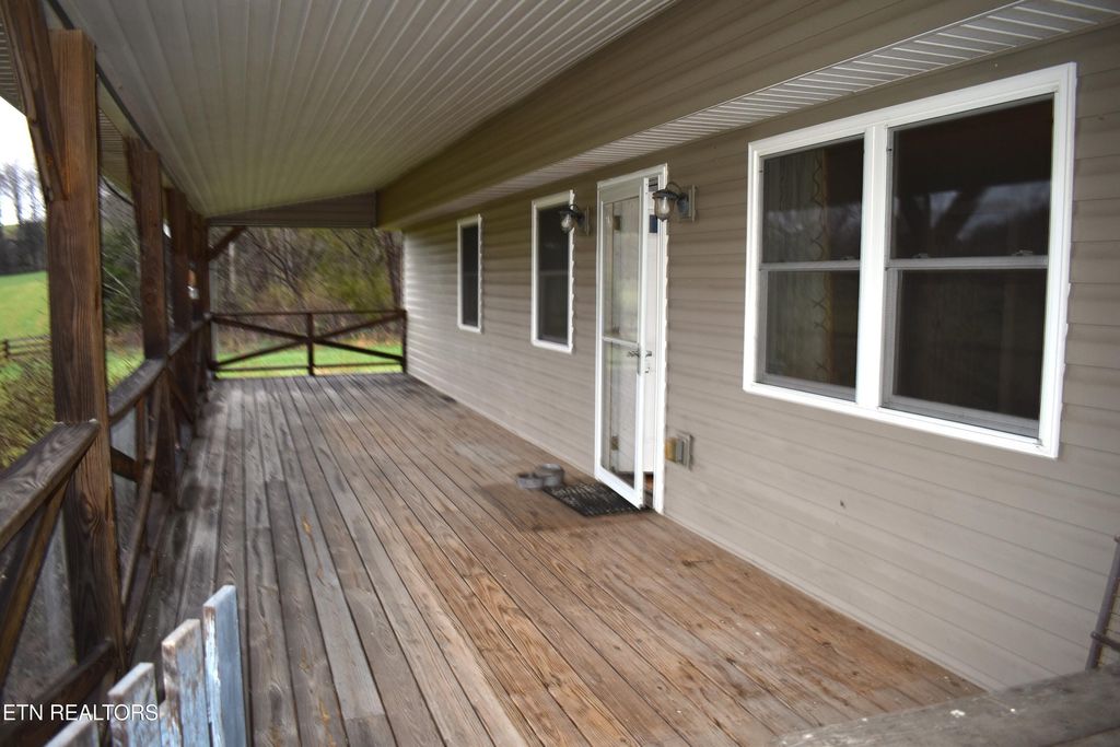 Photo of 1847 Mount Zion Rd, Tazewell, TN 37879 (MLS # 1332635)
