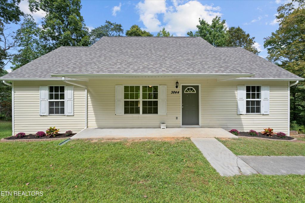 Photo of 3844 Isaac Ave, Morristown, TN 37814 (MLS # 1315713)