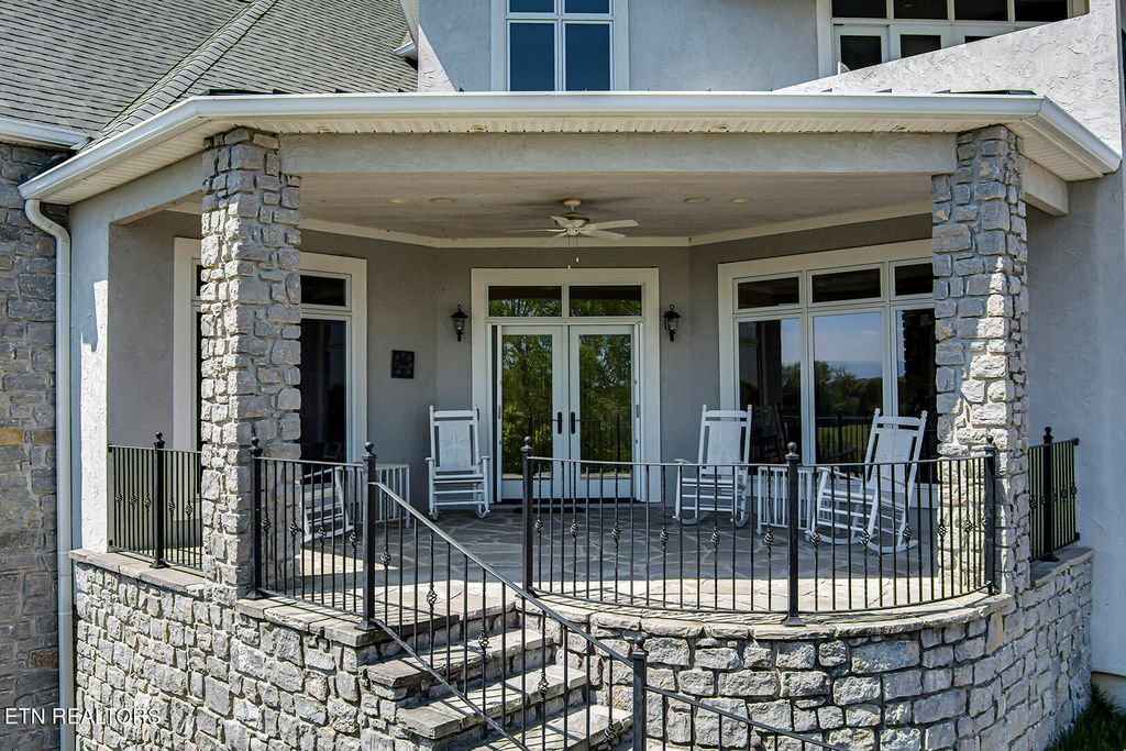 Photo of 136 White Hawk Drive, Vonore, TN 37885 (MLS # 1268085)