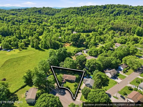 Tiny photo for 802 Lake Glen Lane, Knoxville, TN 37920 (MLS # 1341256)