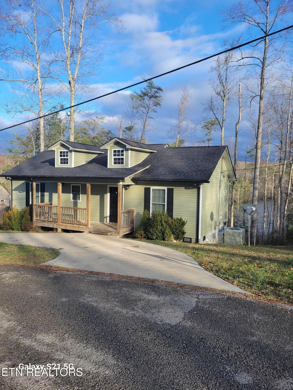 Photo of 528 Siever Rd, Crossville, TN 38572 (MLS # 1324954)