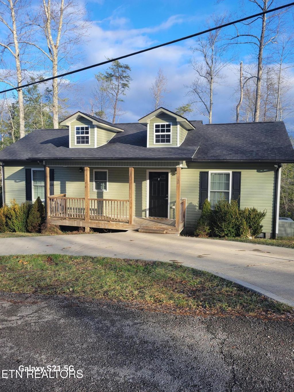 Photo of 528 Siever Rd, Crossville, TN 38572 (MLS # 1324954)