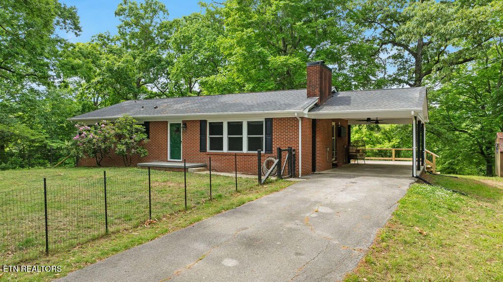 Photo of 150 Turner Drive, Harriman, TN 37748 (MLS # 1339801)