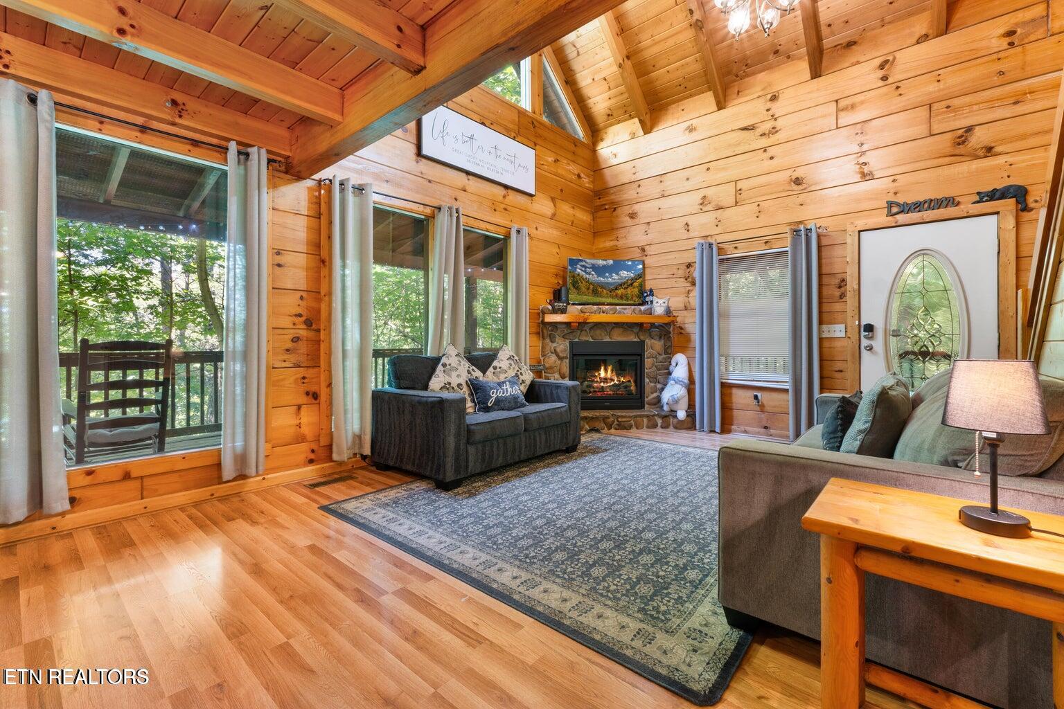 2217 Red Bud Rd