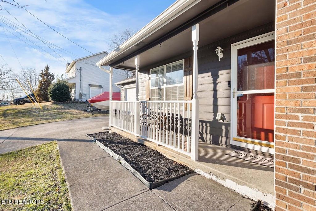 Photo of 8272 Oak Terrace Lane, Powell, TN 37849 (MLS # 1330769)