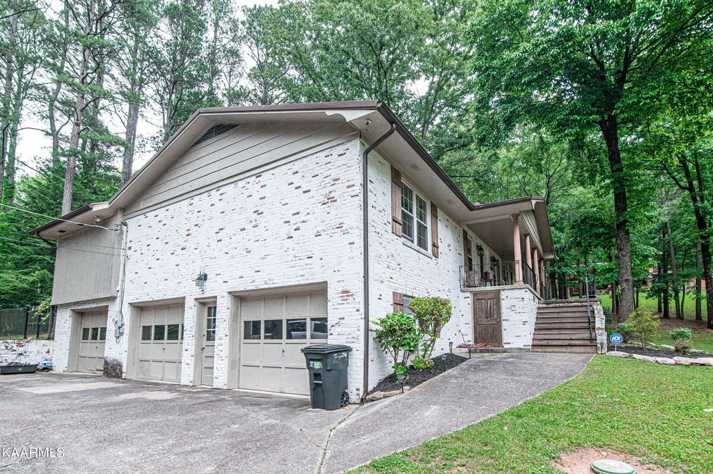 Photo of 4404 Woodbine Rd, Louisville, TN 37777 (MLS # 1226962)