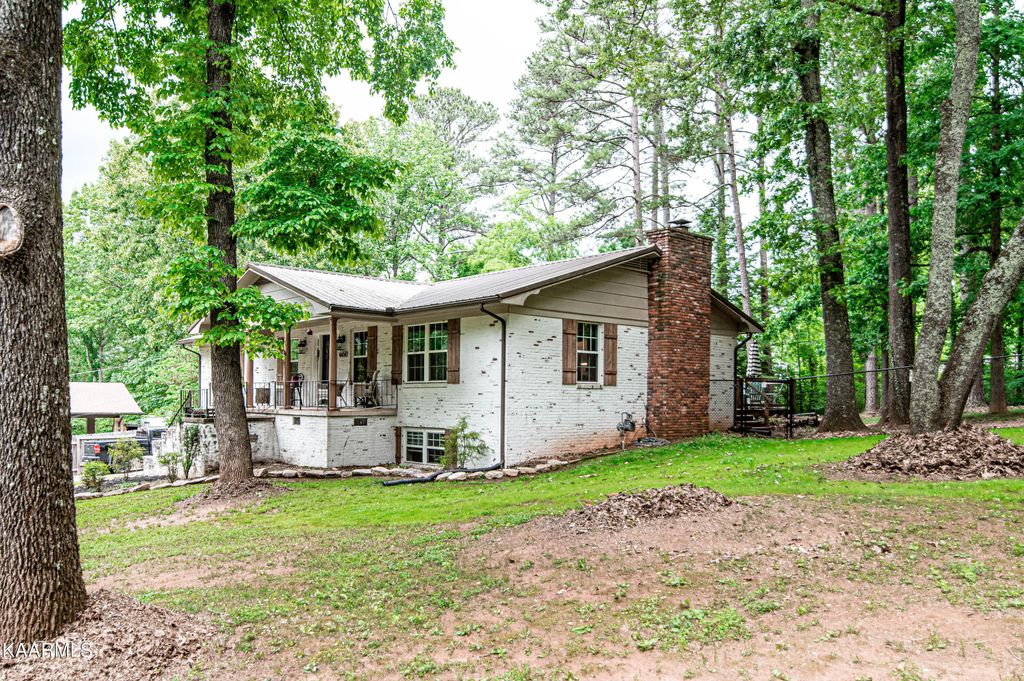 Photo of 4404 Woodbine Rd, Louisville, TN 37777 (MLS # 1226962)