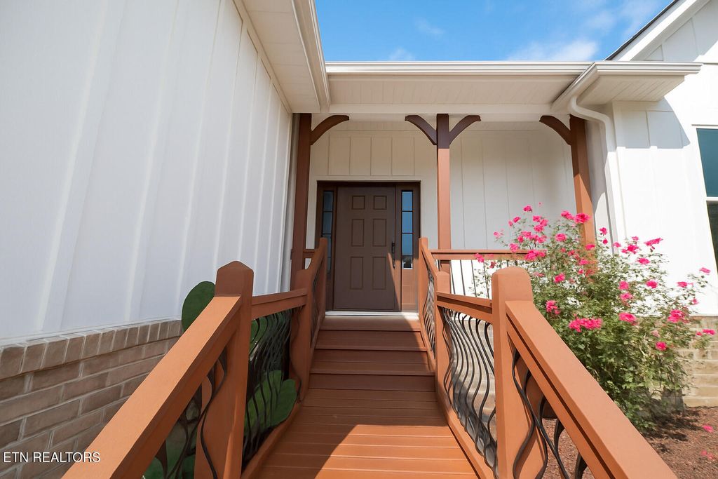 Photo of 305 Kawga, Loudon, TN 37774 (MLS # 1316928)